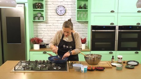 Performance Cooking with Rachel Muse: Brownie Pancakes (Planet Eat)