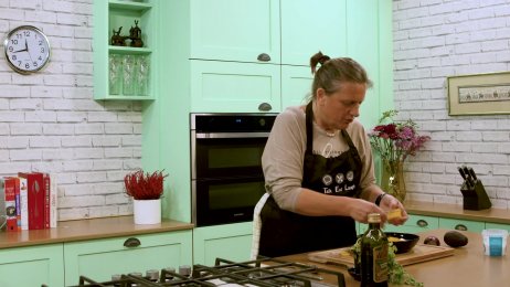 Performance Cooking with Rachel Muse: Mango Salsa (Planet Eat)